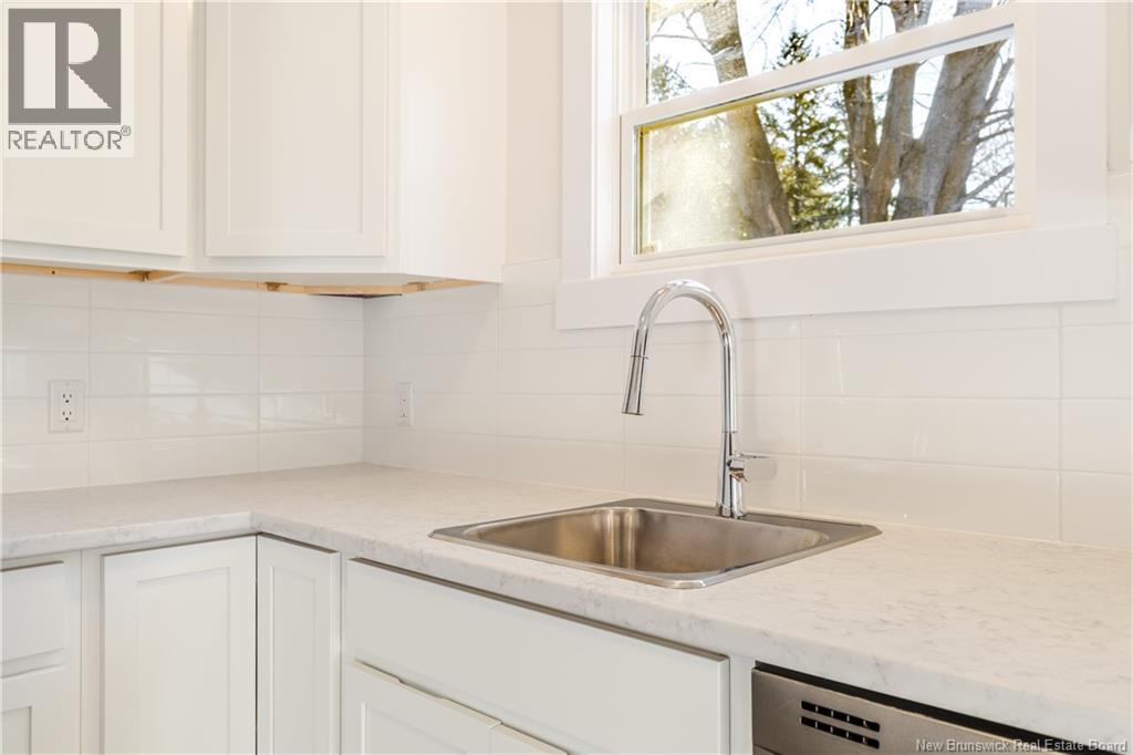 108 Fraser Avenue, Fredericton, New Brunswick  E3A 2B1 - Photo 3 - NB136522