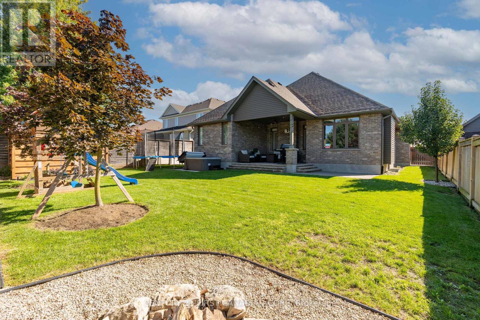 438 Darcy Drive, Strathroy-Caradoc, Ontario  N7G 2M2 - Photo 12 - X12966640