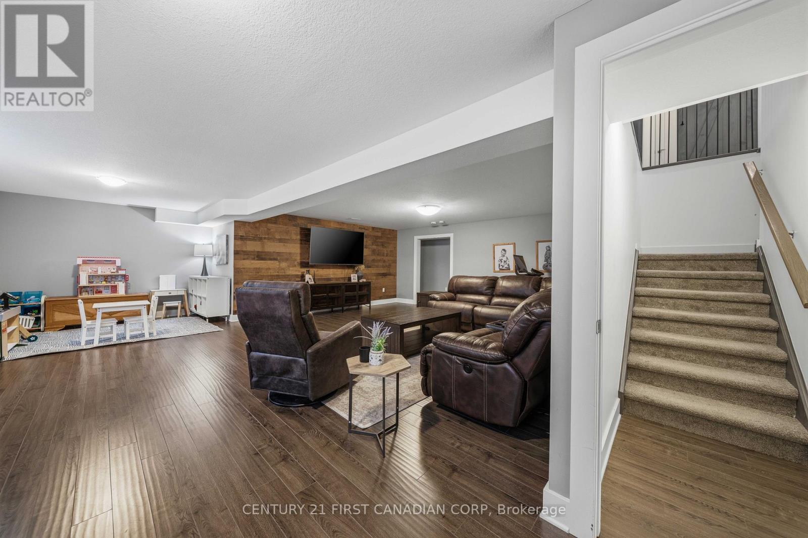 438 Darcy Drive, Strathroy-Caradoc, Ontario  N7G 2M2 - Photo 43 - X12966640