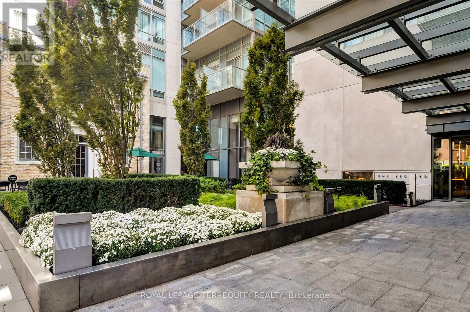 418 - 1 Bedford Road, Toronto, Ontario  M5R 2B5 - Photo 2 - C12969408