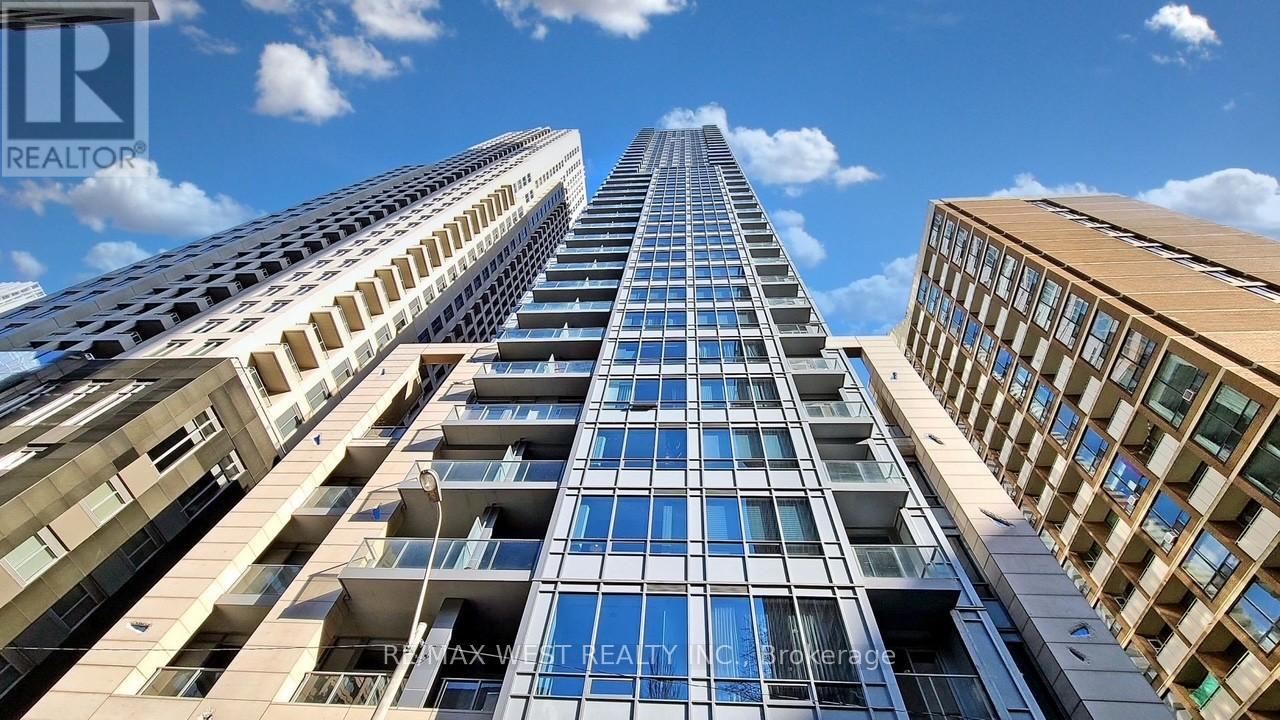 1202 - 21 BALMUTO STREET, Toronto, Ontario