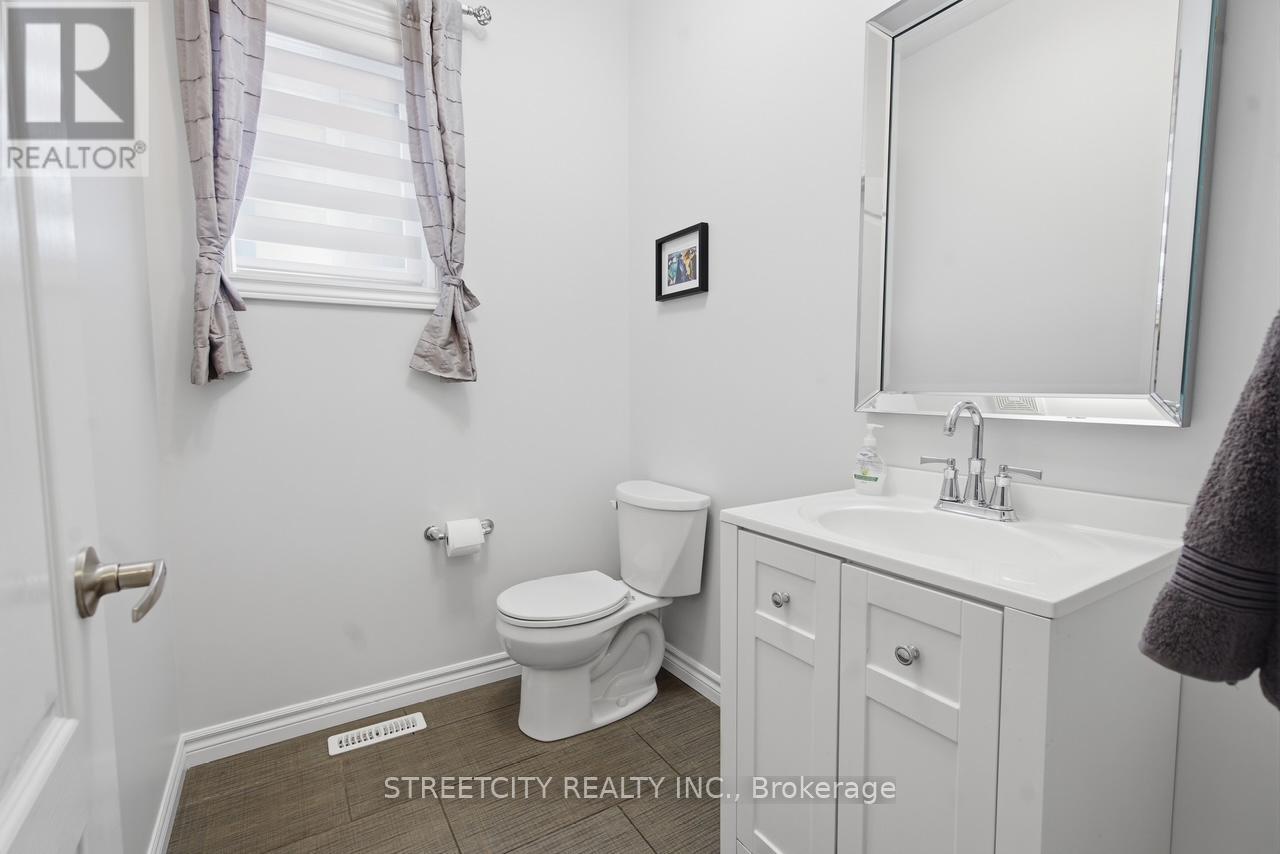 2138 North Routledge Park, London North, Ontario  N6G 0A8 - Photo 16 - X12969288