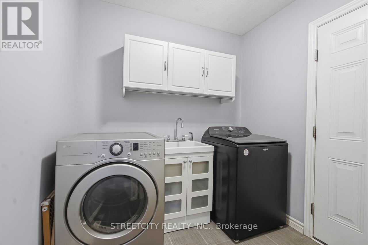 2138 North Routledge Park, London North, Ontario  N6G 0A8 - Photo 17 - X12969288