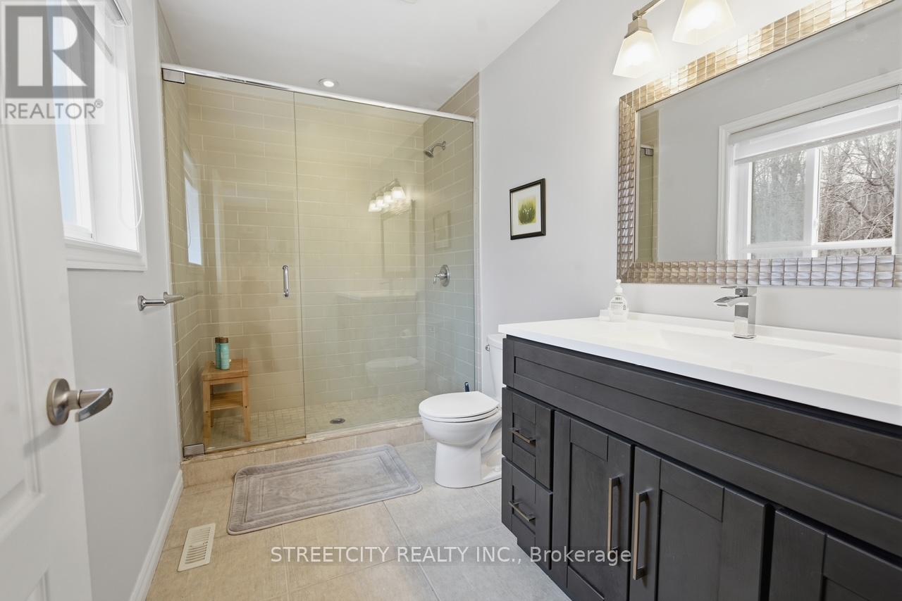 2138 North Routledge Park, London North, Ontario  N6G 0A8 - Photo 23 - X12969288