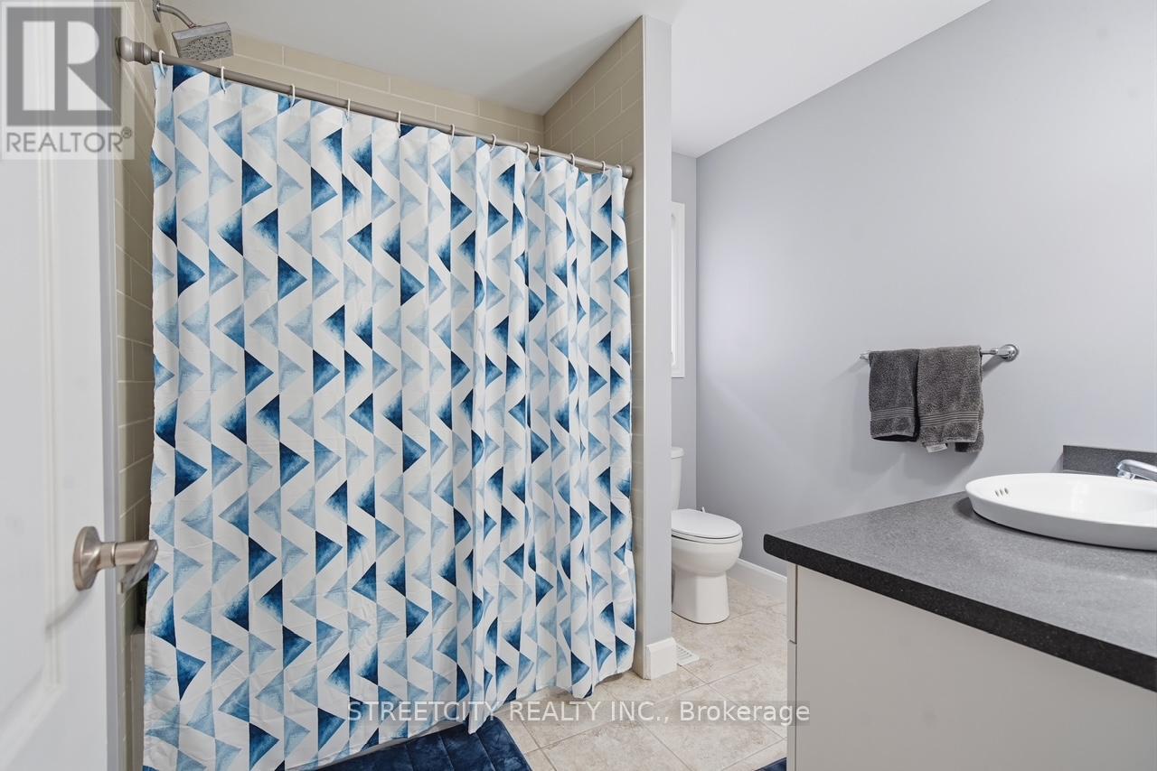 2138 North Routledge Park, London North, Ontario  N6G 0A8 - Photo 25 - X12969288