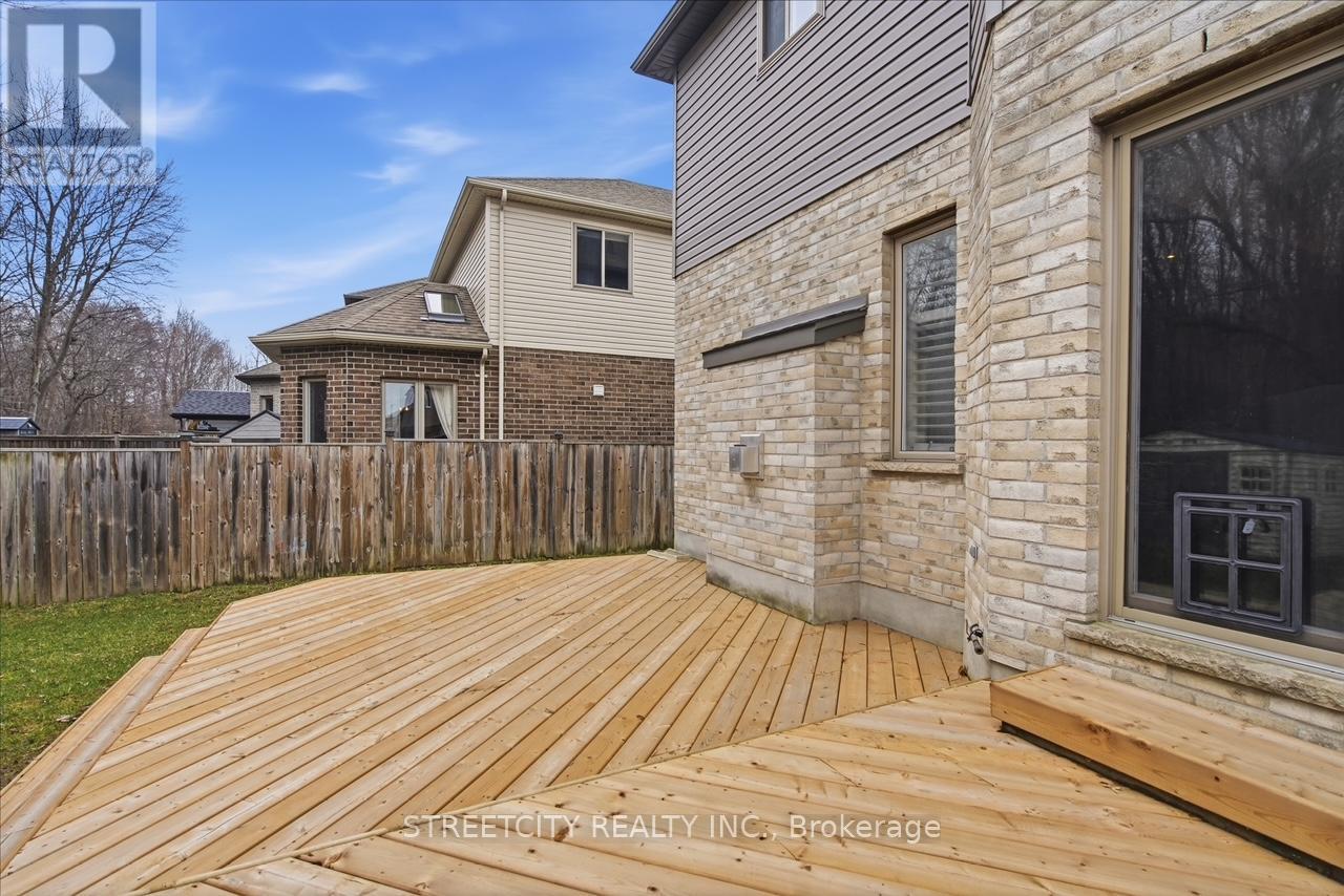 2138 North Routledge Park, London North, Ontario  N6G 0A8 - Photo 29 - X12969288