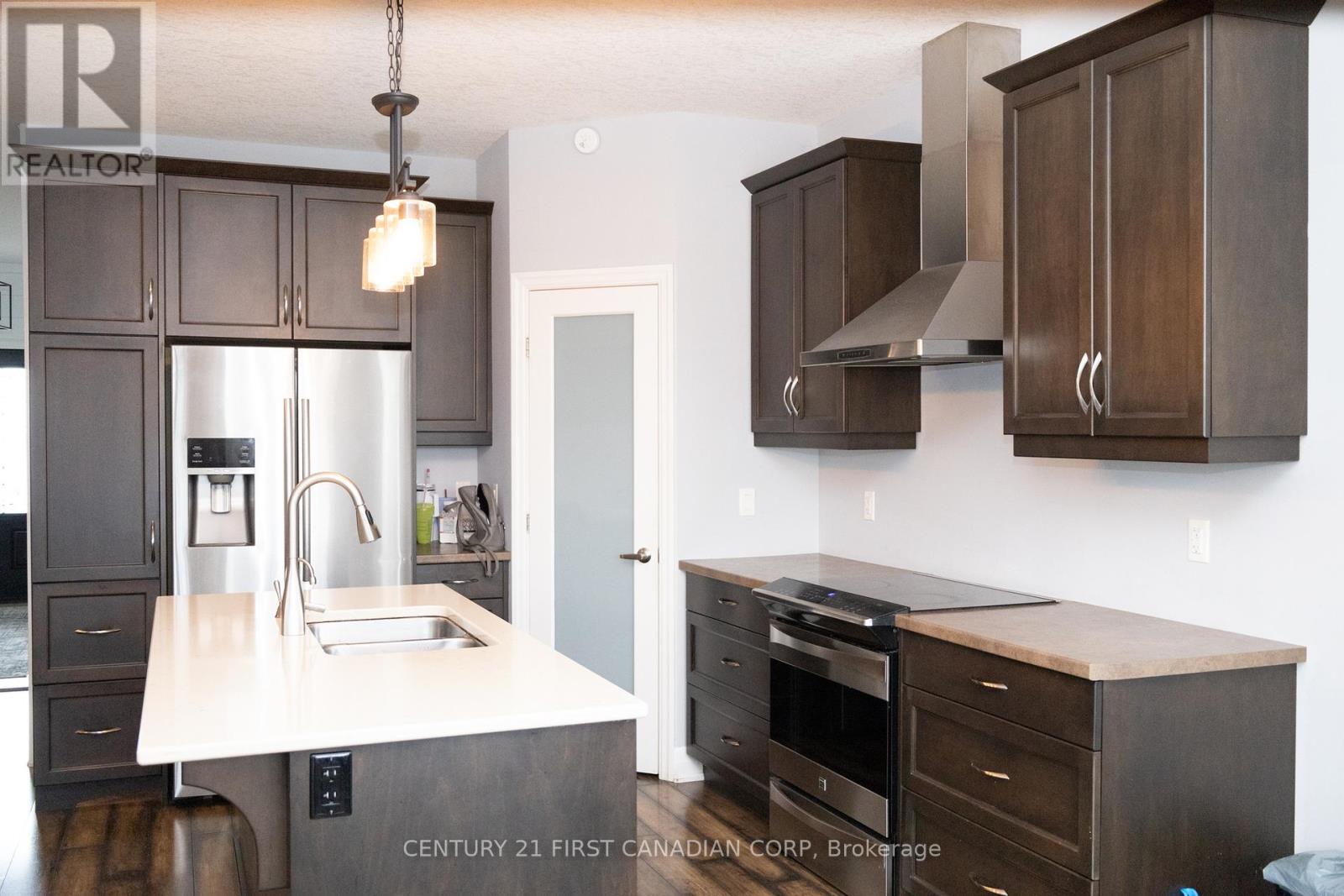 29 Hedges Court, St. Thomas, Ontario  N5R 6G4 - Photo 6 - X12969304