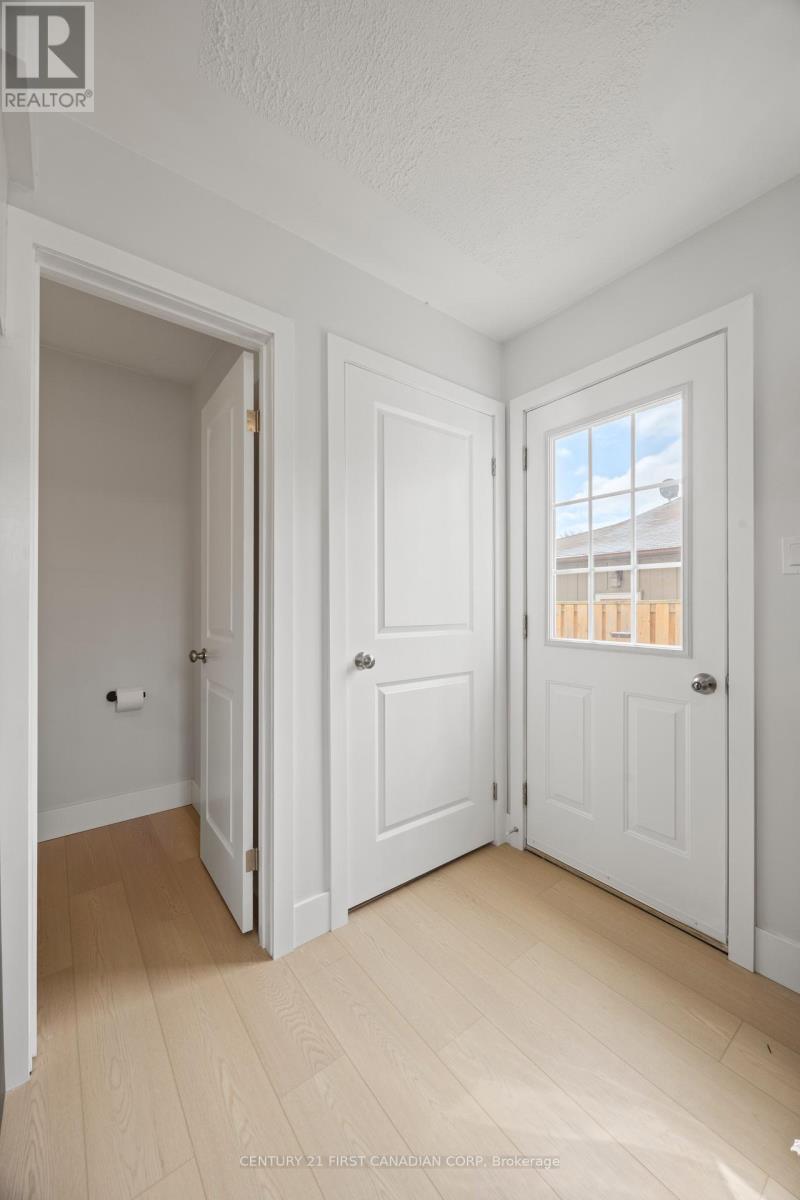 1763 Aldersbrook Road, London North, Ontario  N6G 3E2 - Photo 33 - X12969328