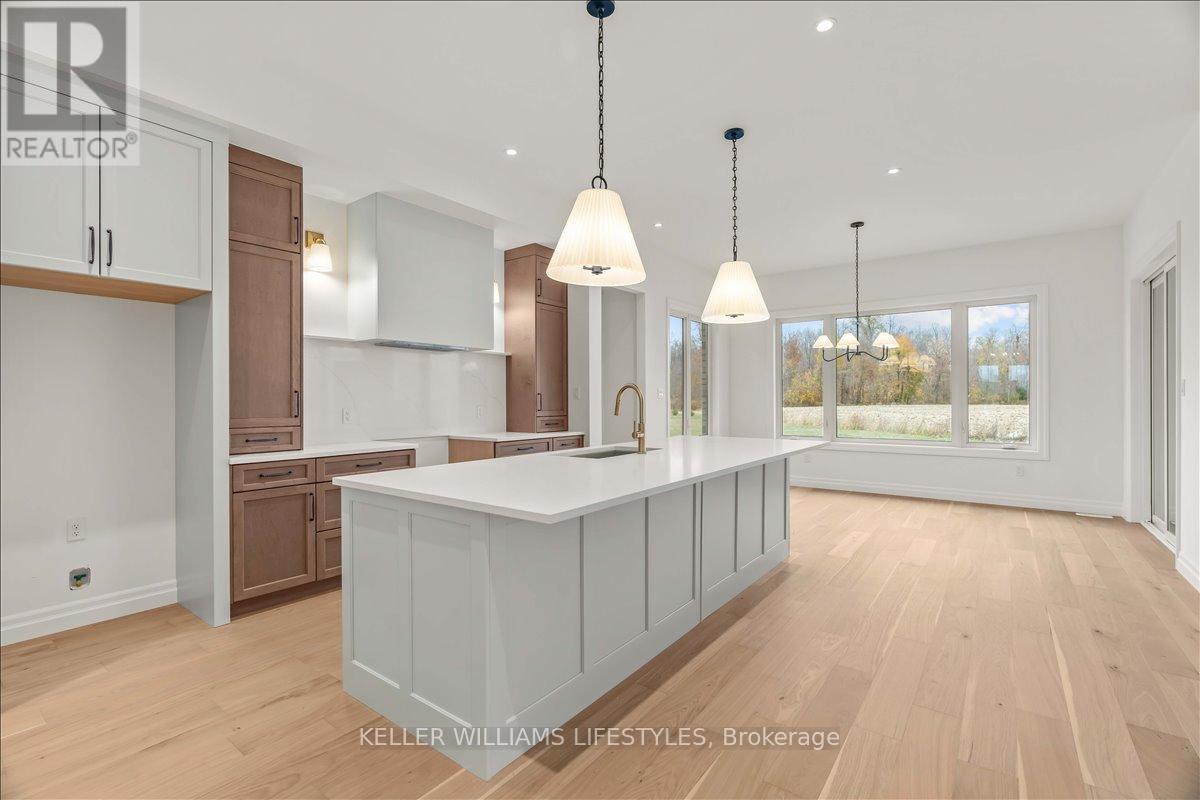 126 Fraser Crescent, Lambton Shores, Ontario  N0N 1J0 - Photo 14 - X12969422