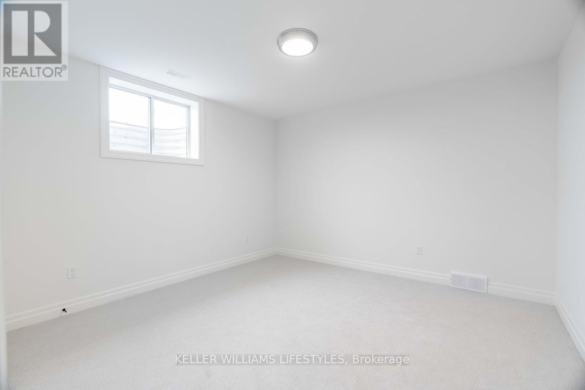 126 Fraser Crescent, Lambton Shores, Ontario  N0N 1J0 - Photo 36 - X12969422