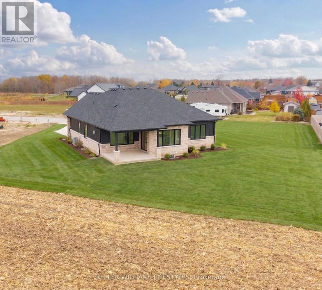 126 Fraser Crescent, Lambton Shores, Ontario  N0N 1J0 - Photo 42 - X12969422