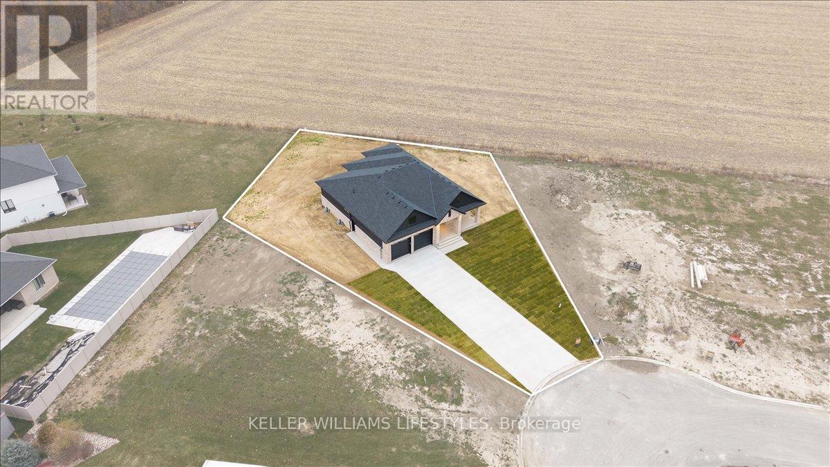 126 Fraser Crescent, Lambton Shores, Ontario  N0N 1J0 - Photo 45 - X12969422