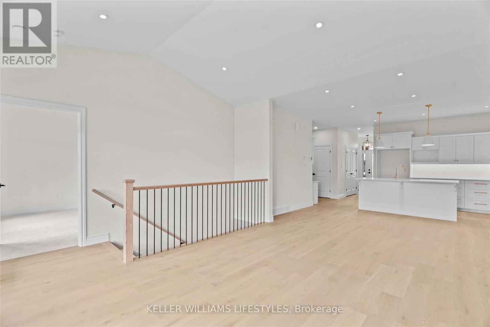 110 Leneve Street, Lambton Shores, Ontario  N0N 1J0 - Photo 17 - X12969442