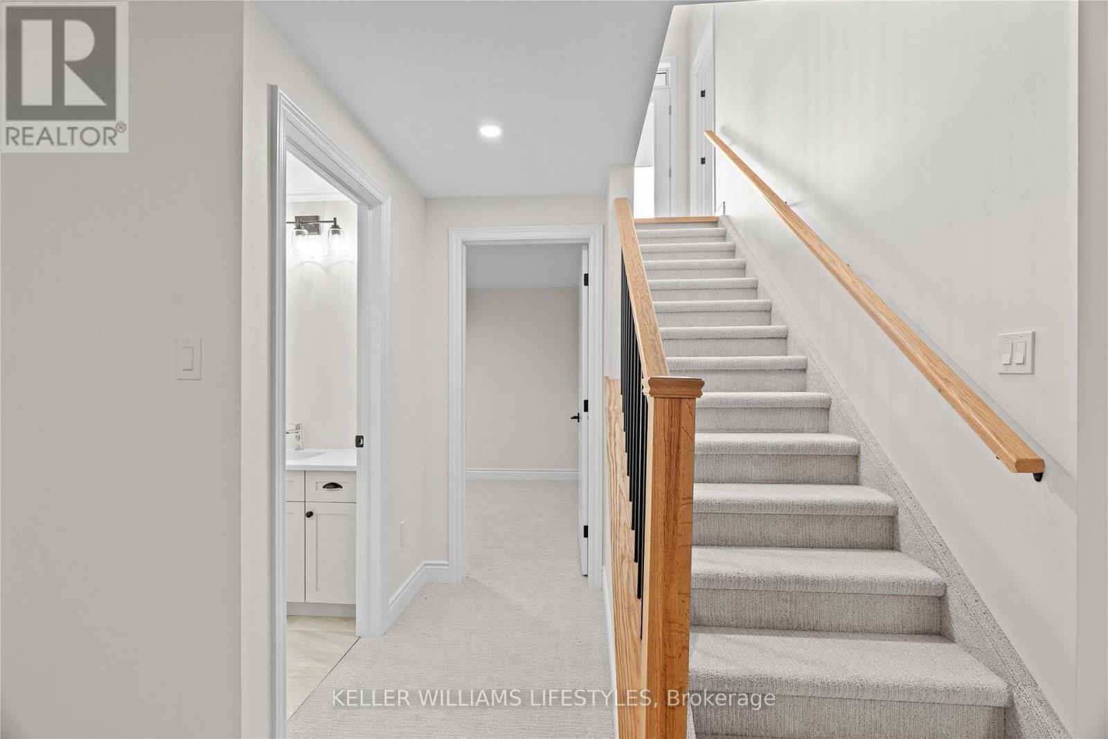 110 Leneve Street, Lambton Shores, Ontario  N0N 1J0 - Photo 27 - X12969442