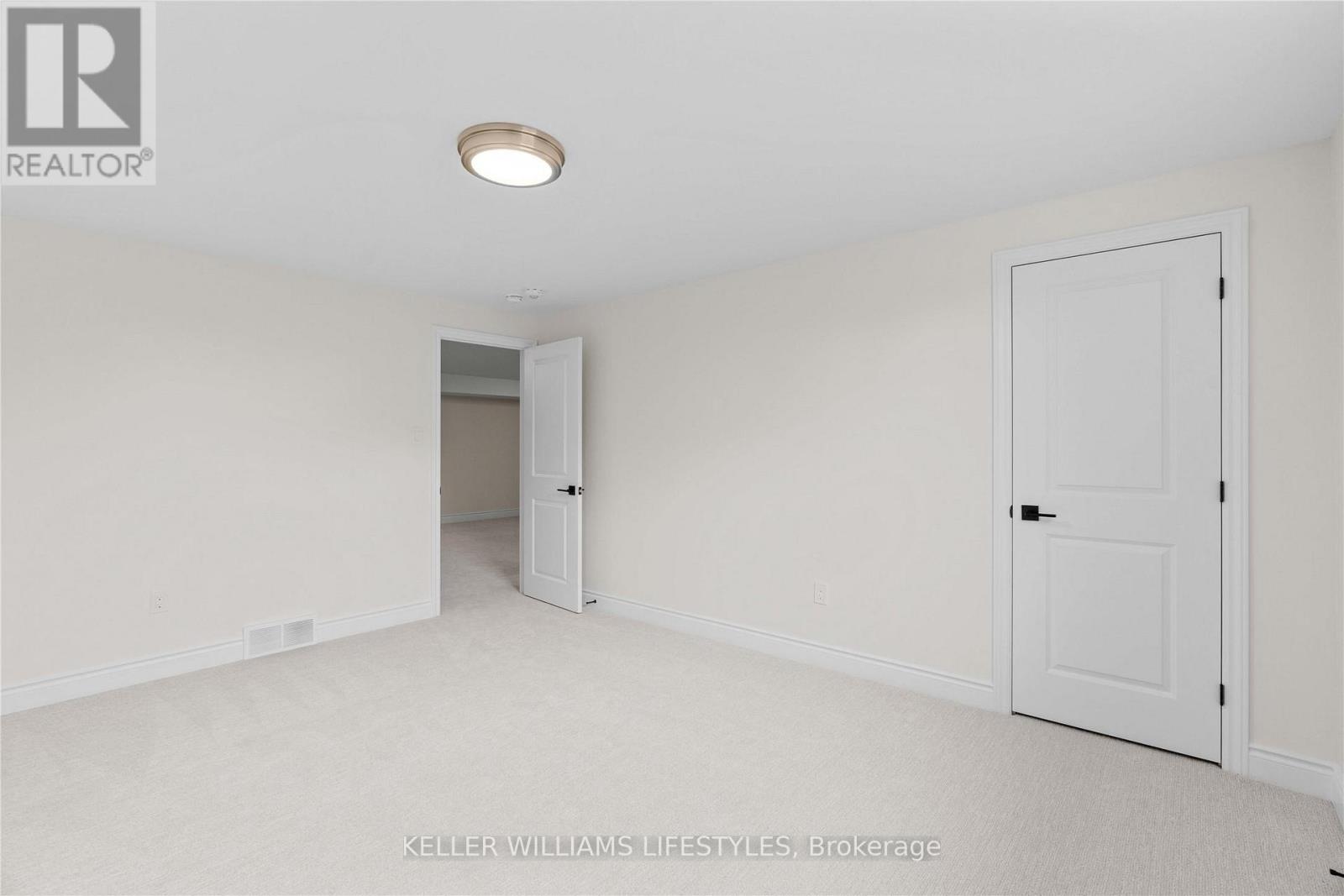 110 Leneve Street, Lambton Shores, Ontario  N0N 1J0 - Photo 34 - X12969442