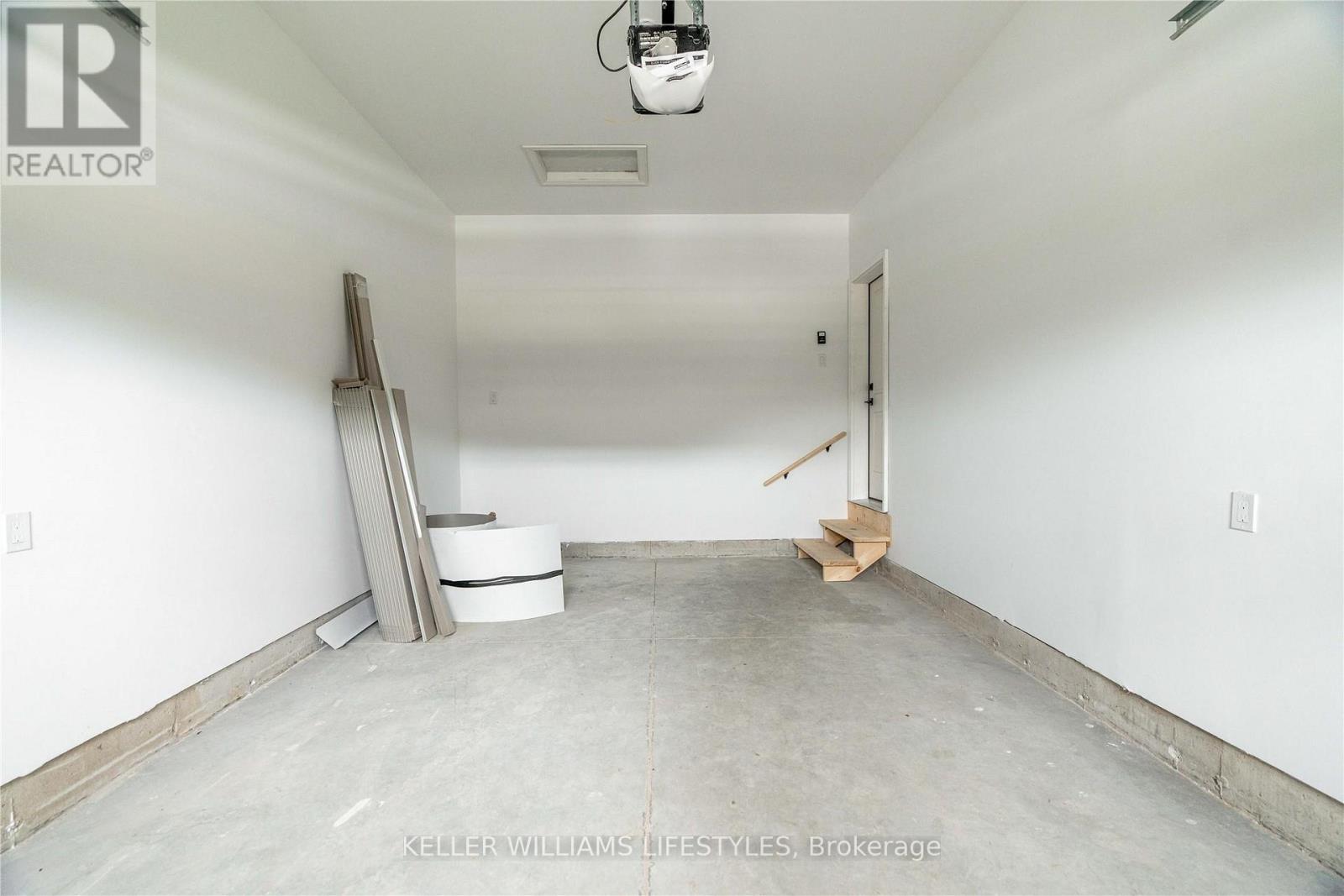 110 Leneve Street, Lambton Shores, Ontario  N0N 1J0 - Photo 40 - X12969442