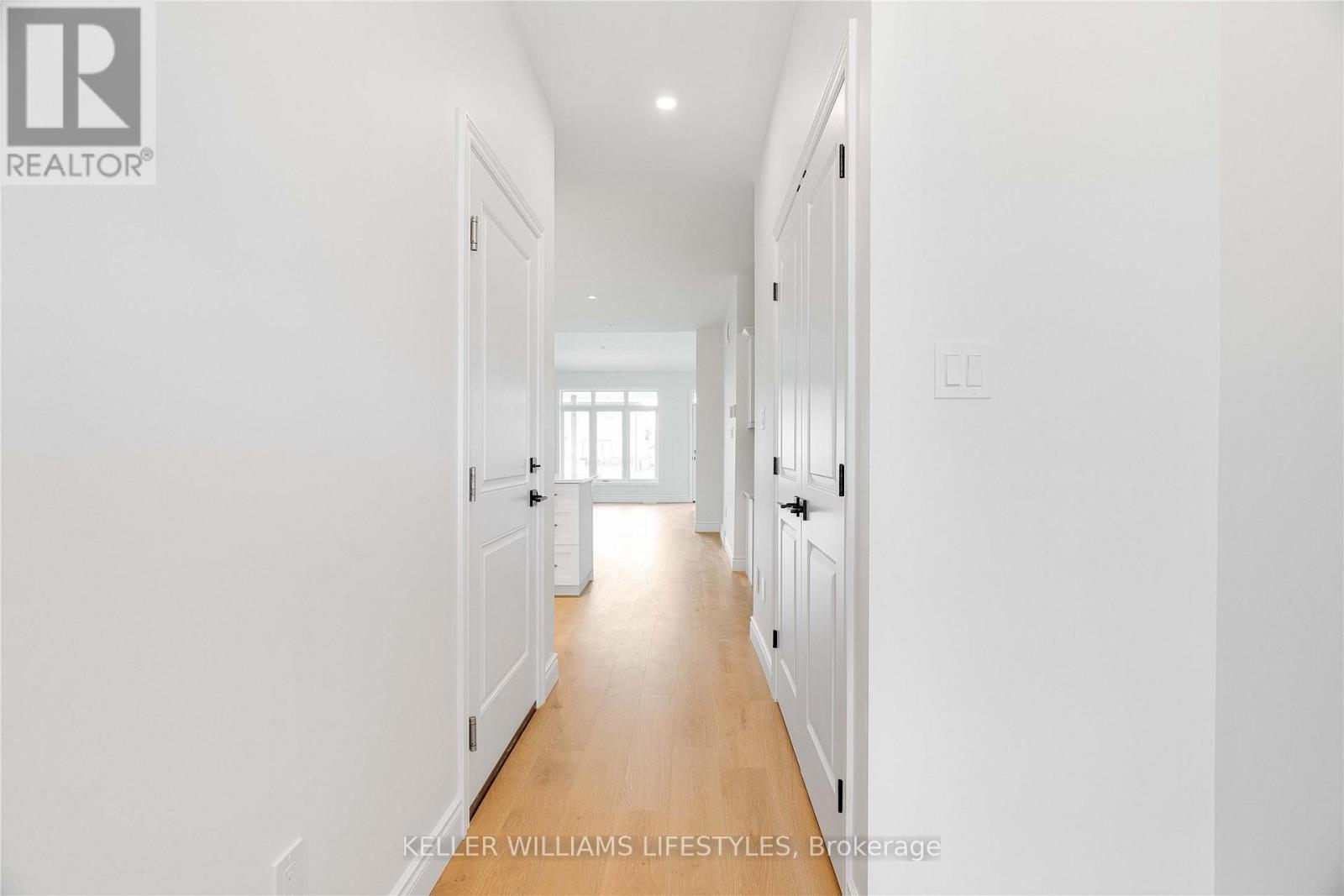 110 Leneve Street, Lambton Shores, Ontario  N0N 1J0 - Photo 7 - X12969442