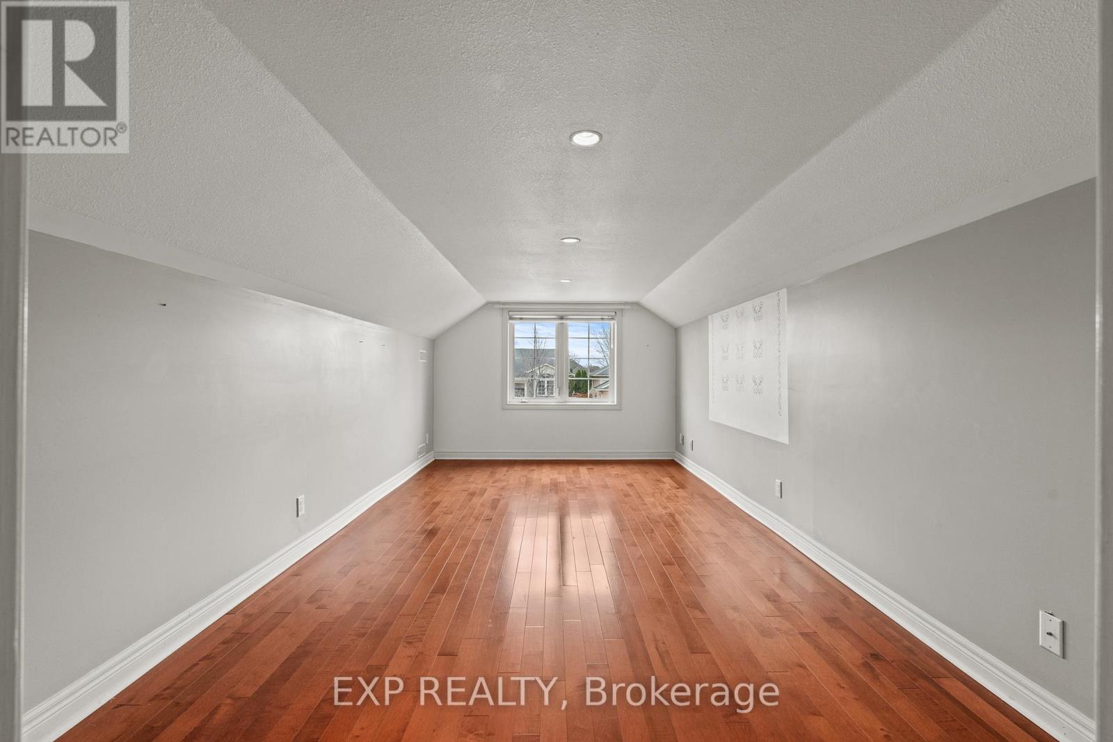 8233 Costabile Drive, Niagara Falls, Ontario  L2H 3L2 - Photo 28 - X12960566