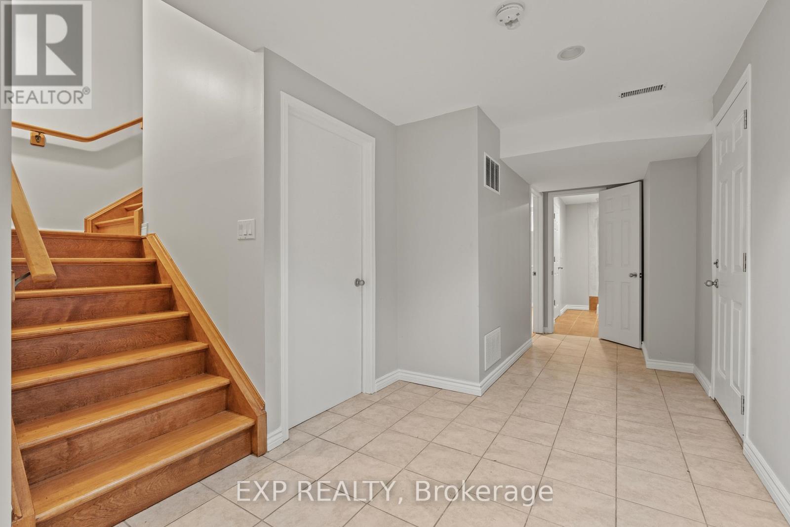 8233 Costabile Drive, Niagara Falls, Ontario  L2H 3L2 - Photo 31 - X12960566