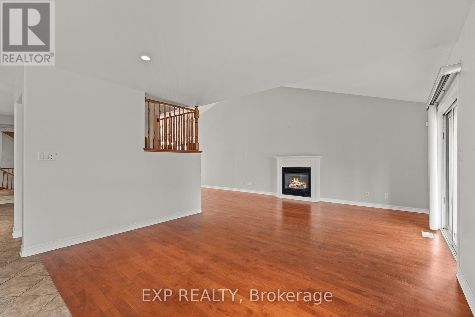 8233 Costabile Drive, Niagara Falls, Ontario  L2H 3L2 - Photo 10 - X12960566