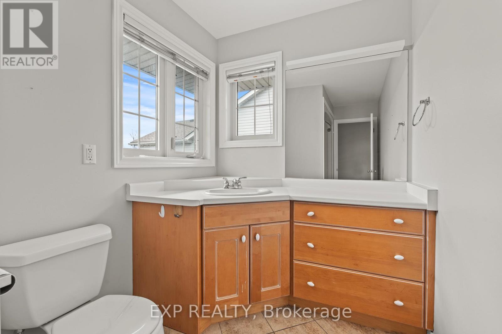 8233 Costabile Drive, Niagara Falls, Ontario  L2H 3L2 - Photo 29 - X12960566