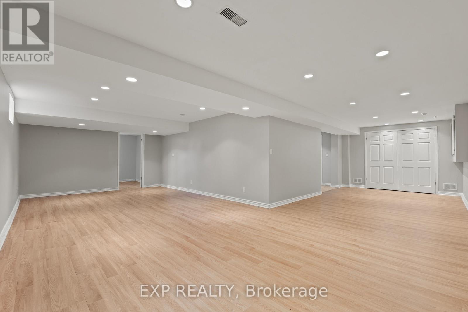 8233 Costabile Drive, Niagara Falls, Ontario  L2H 3L2 - Photo 33 - X12960566