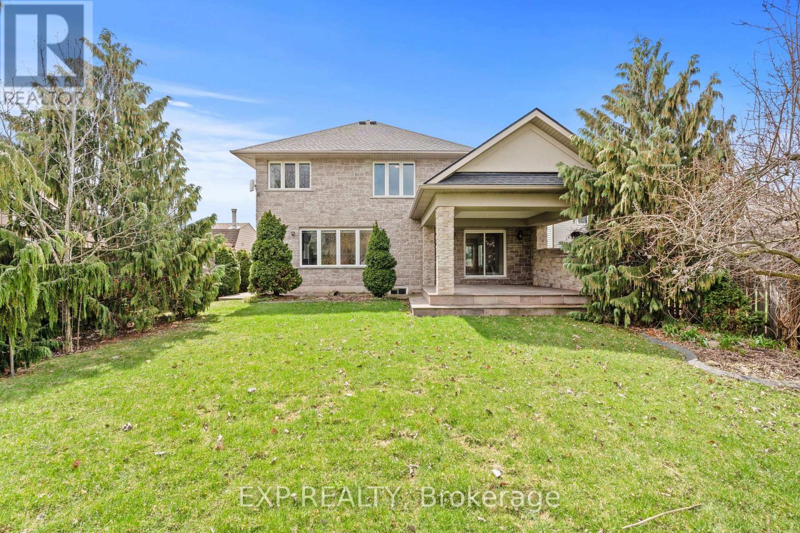 8233 Costabile Drive, Niagara Falls, Ontario  L2H 3L2 - Photo 38 - X12960566