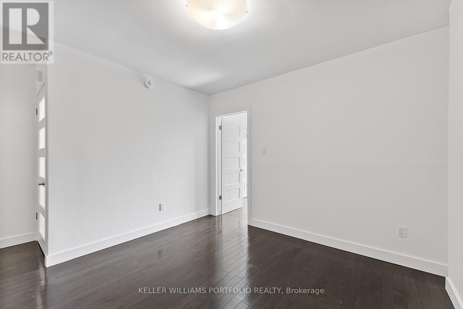 2118a Danforth Avenue, Toronto, Ontario  M4C 1J9 - Photo 11 - E12969392