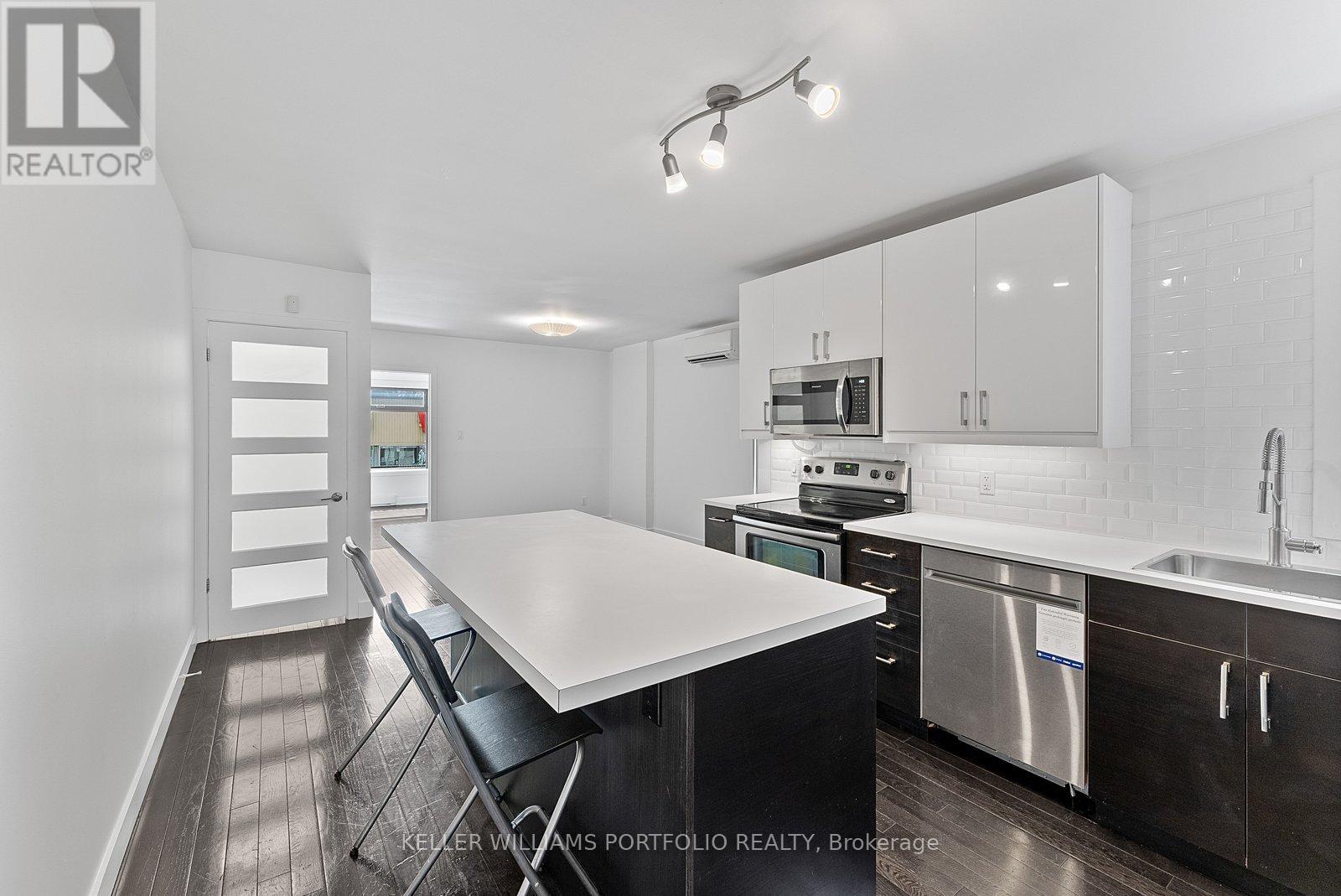 2118a Danforth Avenue, Toronto, Ontario  M4C 1J9 - Photo 18 - E12969392