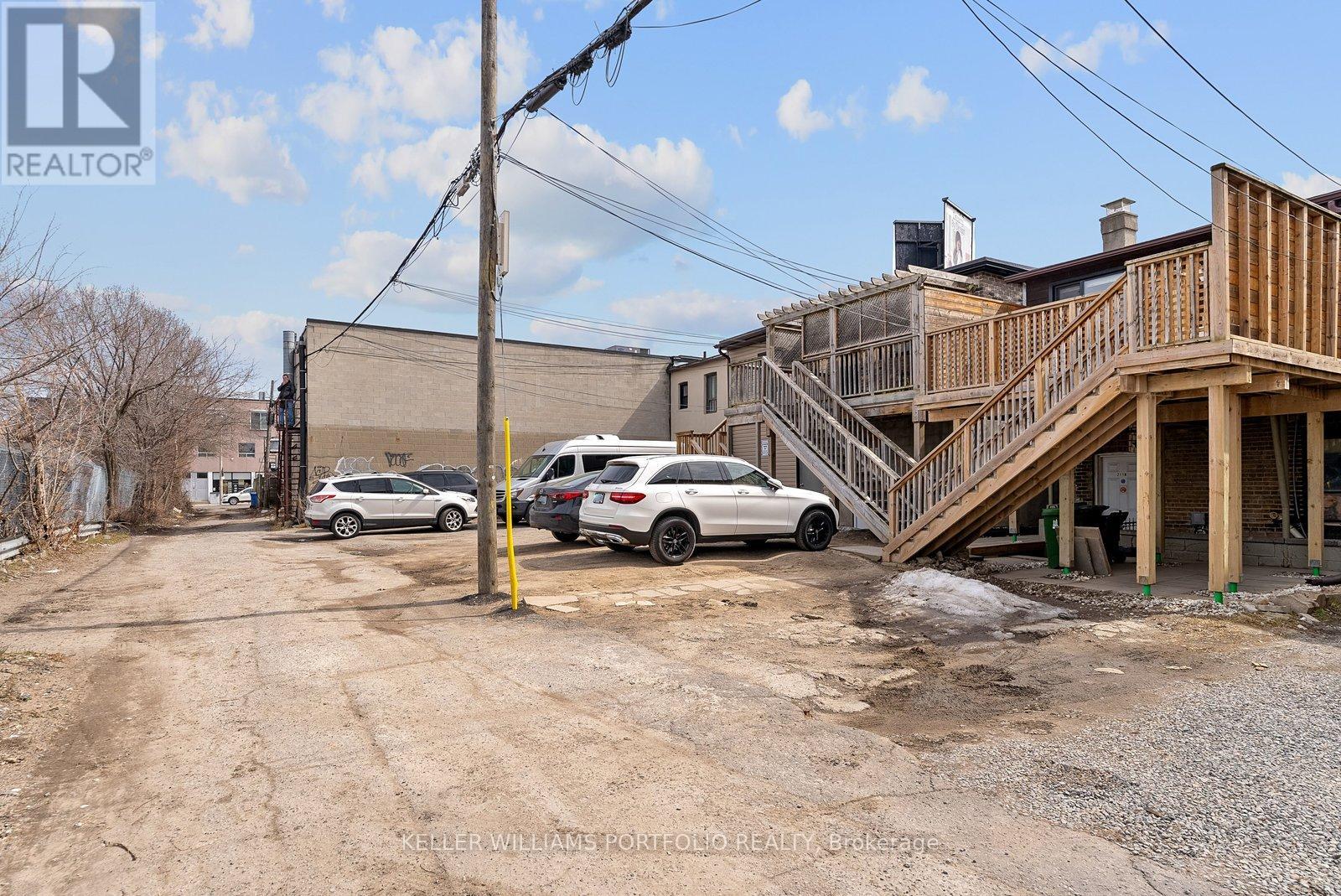 2118a Danforth Avenue, Toronto, Ontario  M4C 1J9 - Photo 39 - E12969392