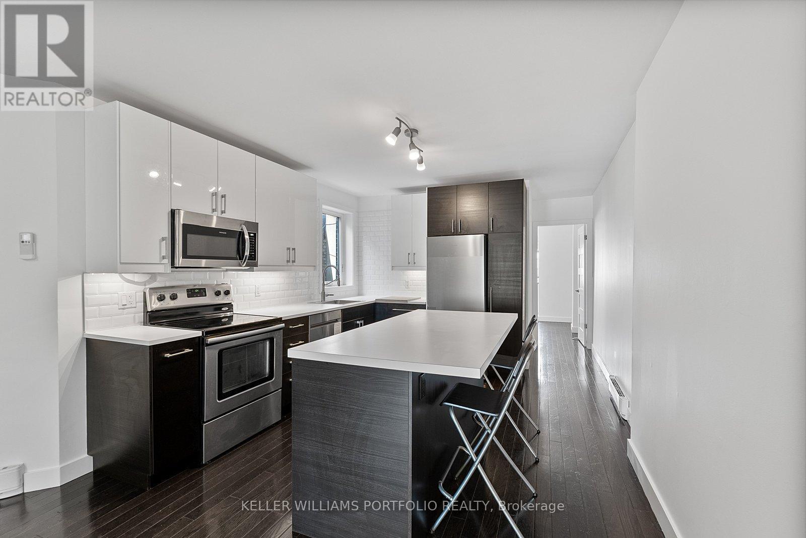 2118a Danforth Avenue, Toronto, Ontario  M4C 1J9 - Photo 7 - E12969392