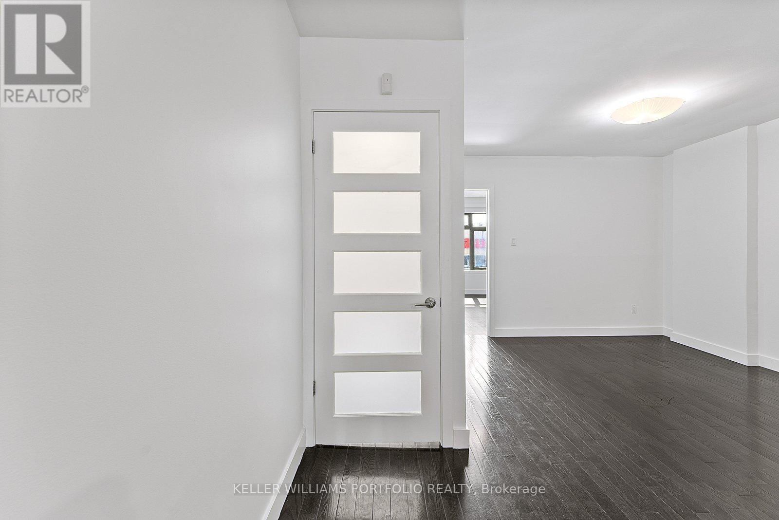 2118a Danforth Avenue, Toronto, Ontario  M4C 1J9 - Photo 8 - E12969392