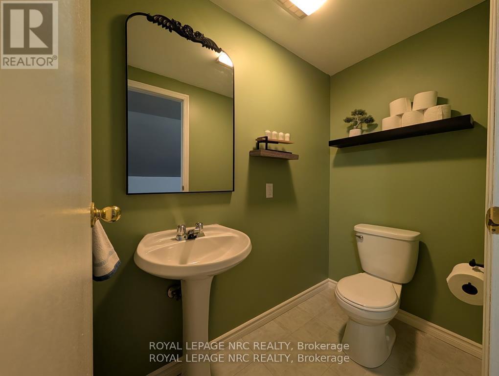 955 Ferndale Avenue, Fort Erie, Ontario  L2A 5E1 - Photo 11 - X12969268