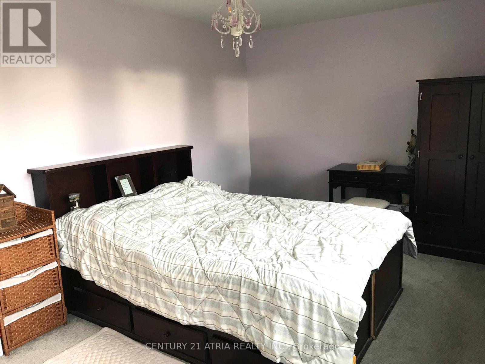 38 Henderson Drive, Aurora (Aurora Highlands), Ontario  L4G 3L2 - Photo 11 - N12969316