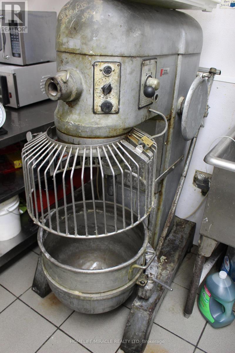 10019 Keele Street, Vaughan, Ontario  L6A 1P6 - Photo 22 - N12969366