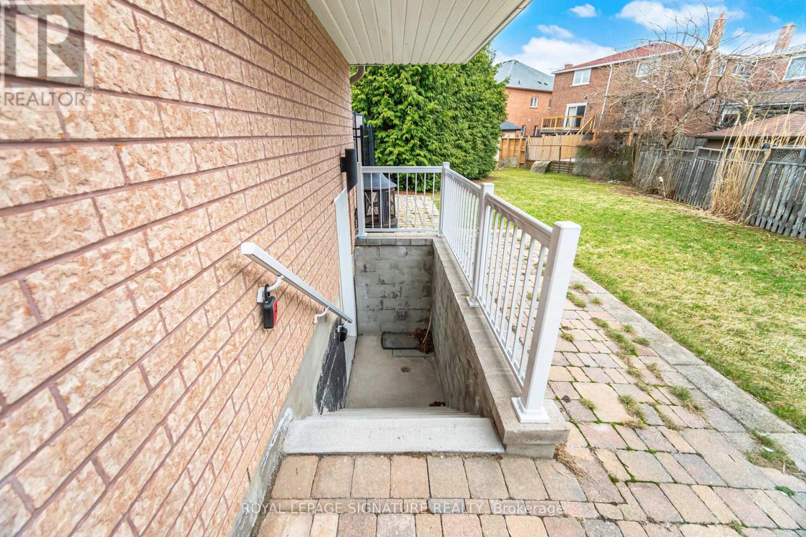 2 - 53 Guery Crescent, Vaughan, Ontario  L4L 9P4 - Photo 6 - N12969400