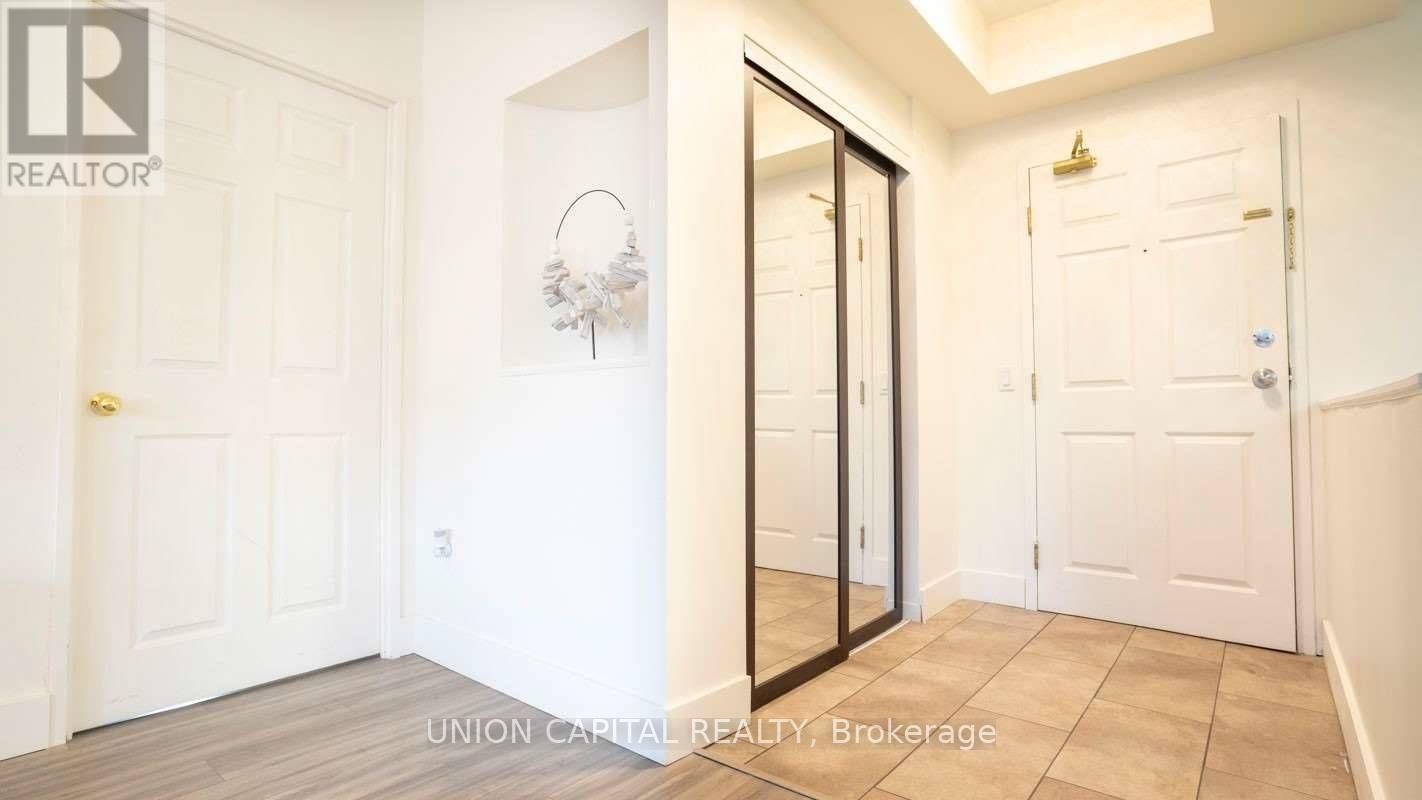 313 - 7398 Yonge Street, Vaughan, Ontario  L4J 8J2 - Photo 2 - N12969424