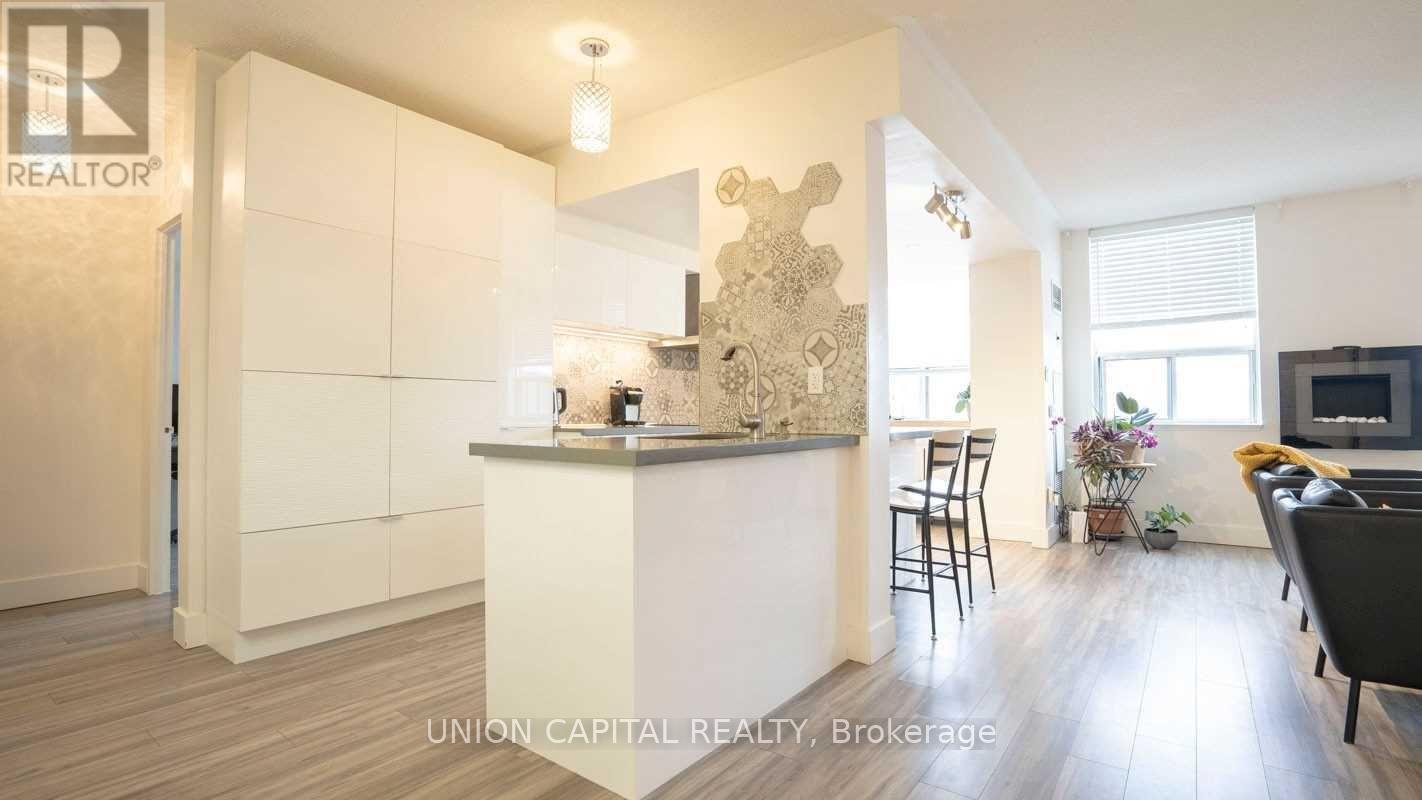 313 - 7398 Yonge Street, Vaughan, Ontario  L4J 8J2 - Photo 4 - N12969424