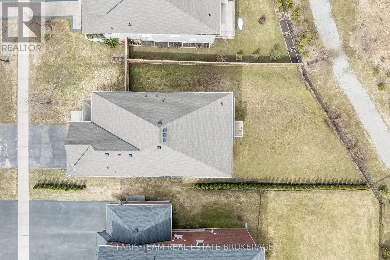 33 Pearl Street, Wasaga Beach, Ontario  L9Z 0G9 - Photo 46 - S12969352