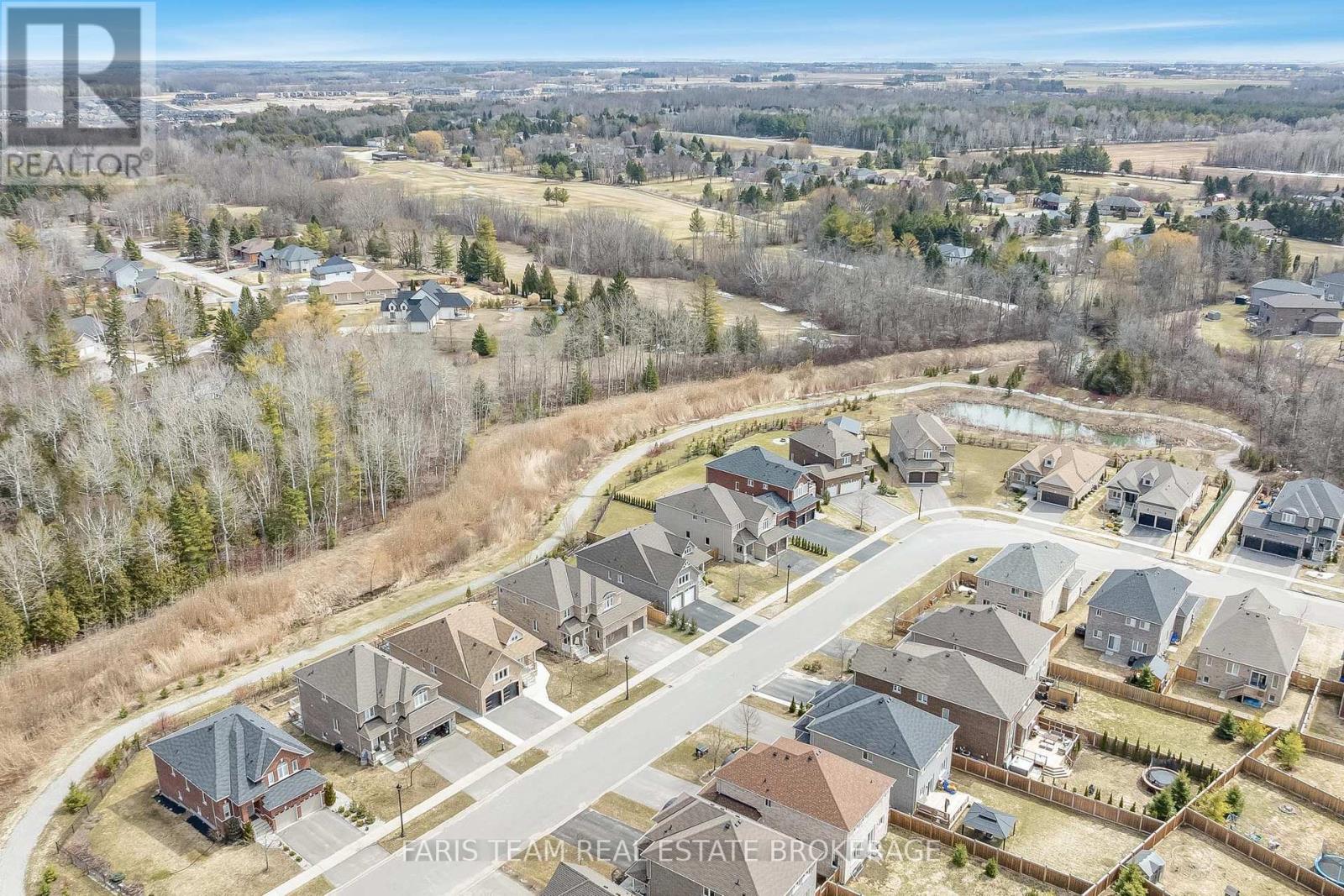 33 Pearl Street, Wasaga Beach, Ontario  L9Z 0G9 - Photo 50 - S12969352