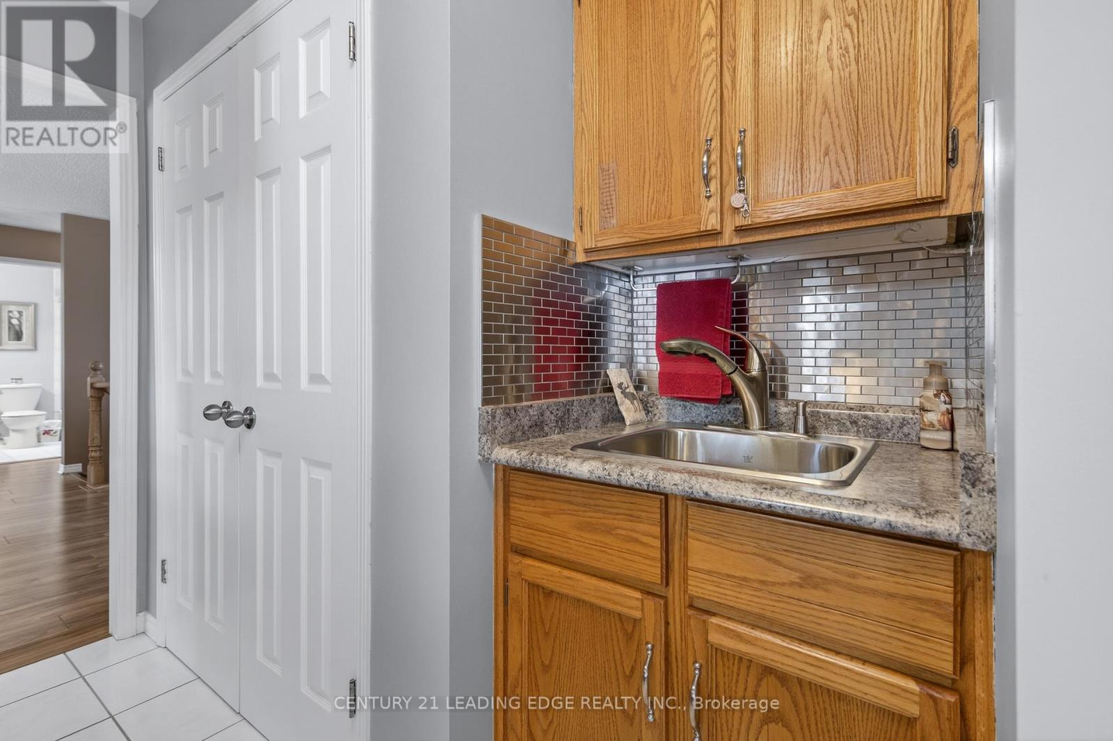 17 Sandlewood Trail E, Ramara, Ontario  L0K 1B0 - Photo 10 - S12969414