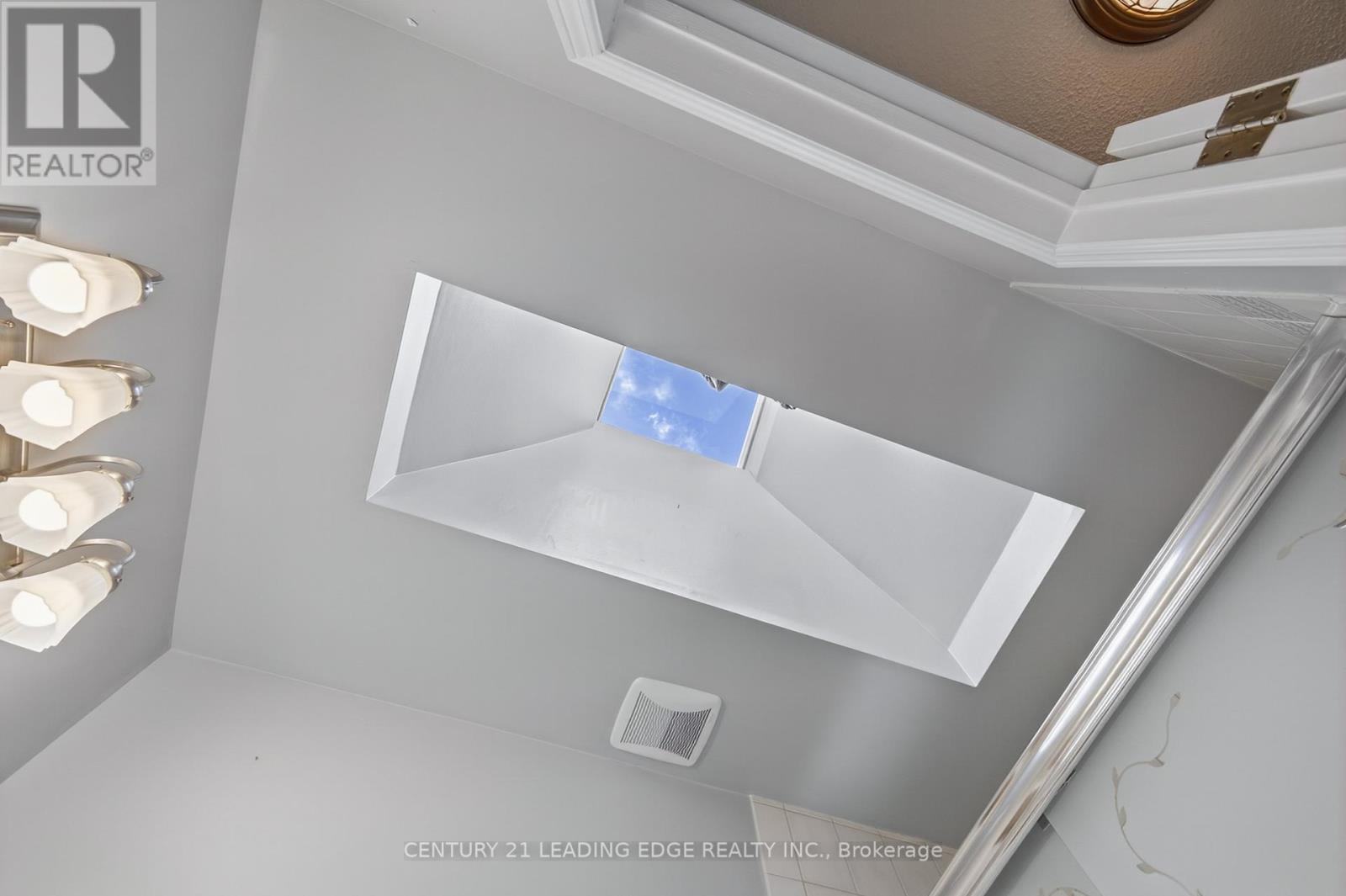 17 Sandlewood Trail E, Ramara, Ontario  L0K 1B0 - Photo 31 - S12969414