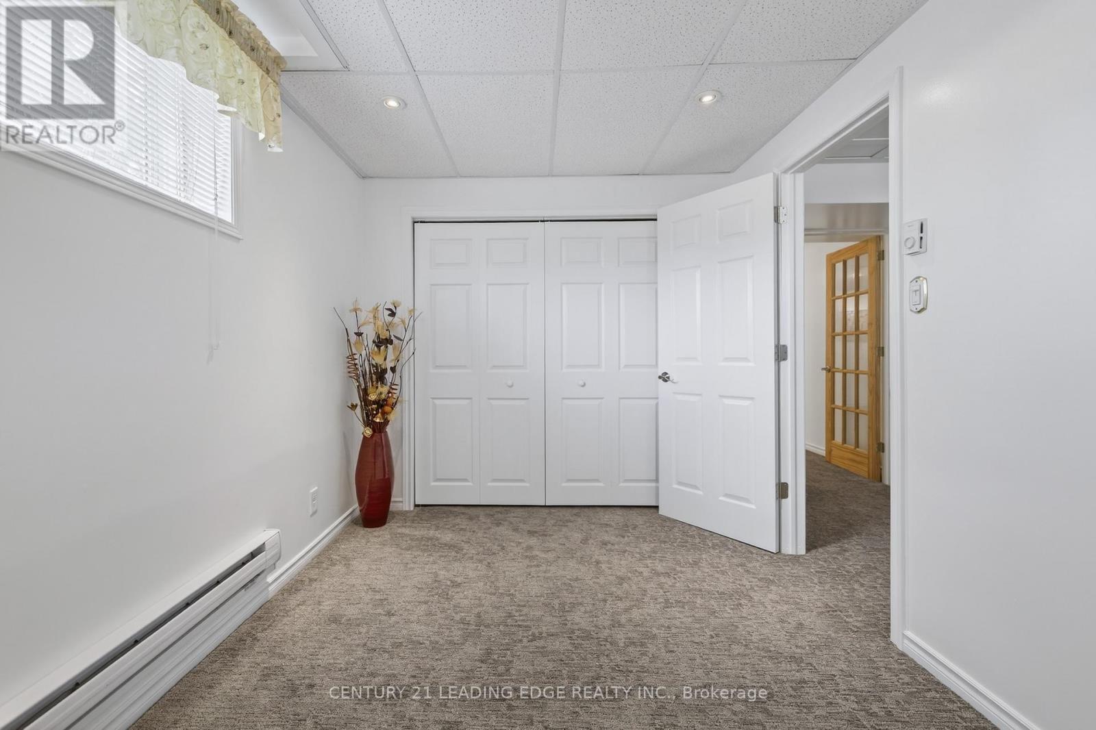 17 Sandlewood Trail E, Ramara, Ontario  L0K 1B0 - Photo 37 - S12969414