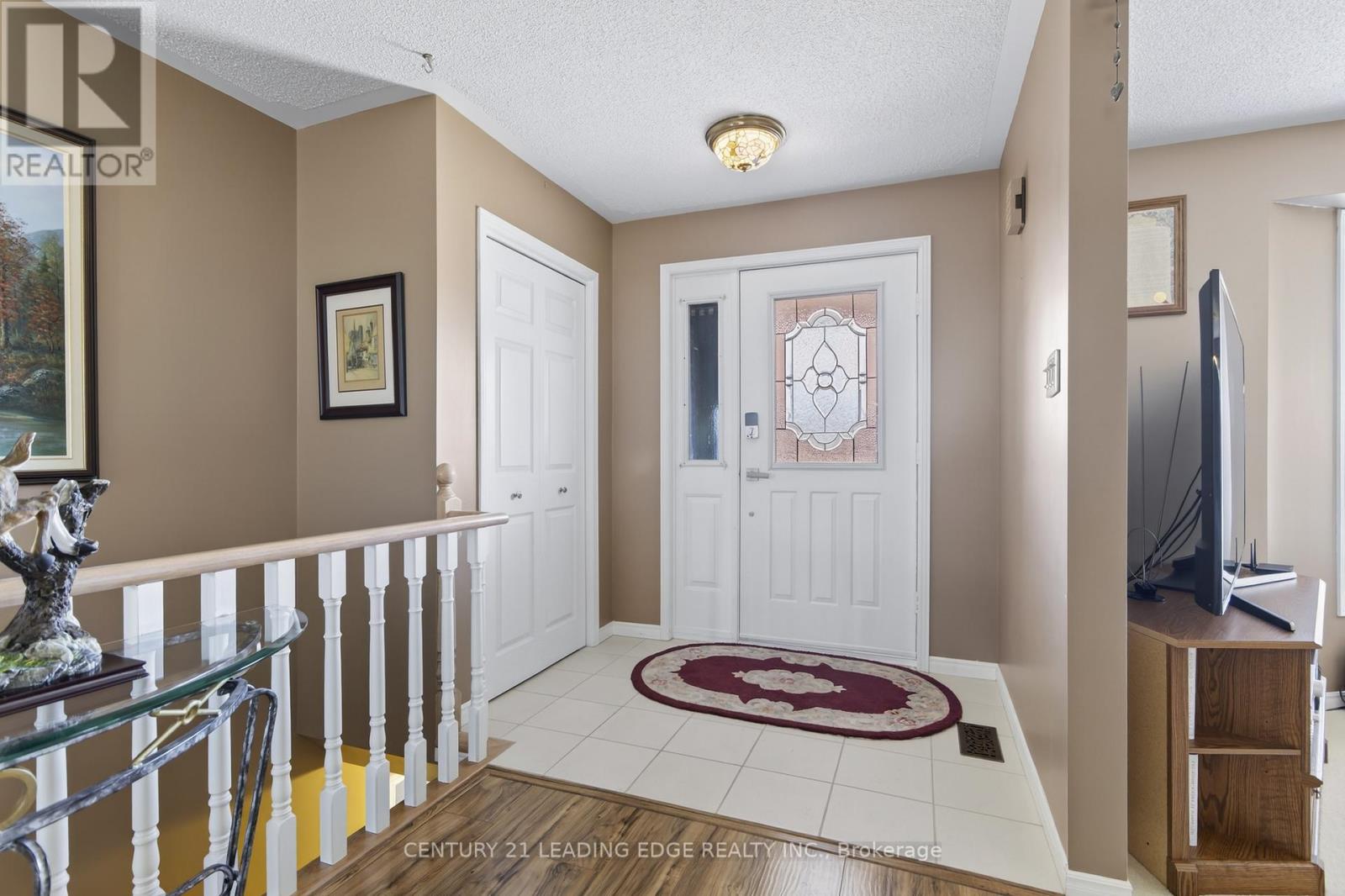 17 Sandlewood Trail E, Ramara, Ontario  L0K 1B0 - Photo 4 - S12969414