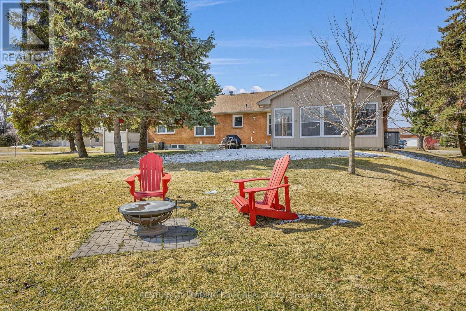 17 Sandlewood Trail E, Ramara, Ontario  L0K 1B0 - Photo 41 - S12969414