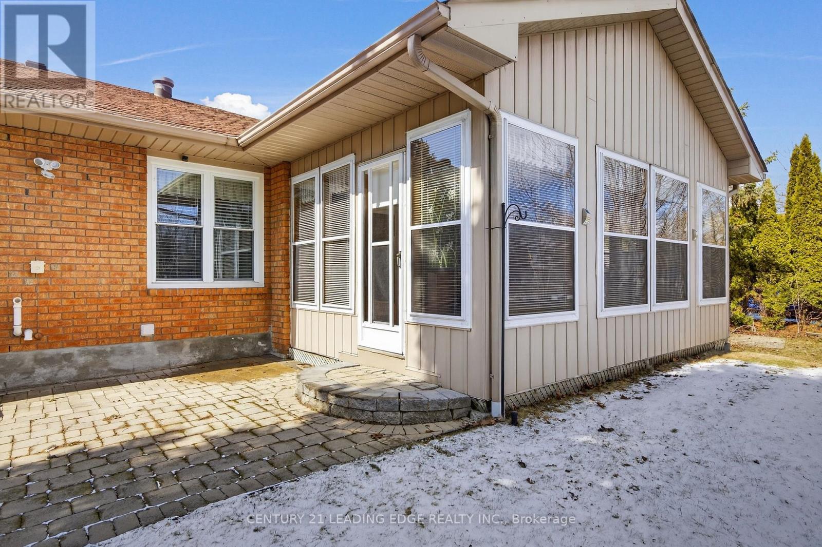 17 Sandlewood Trail E, Ramara, Ontario  L0K 1B0 - Photo 43 - S12969414