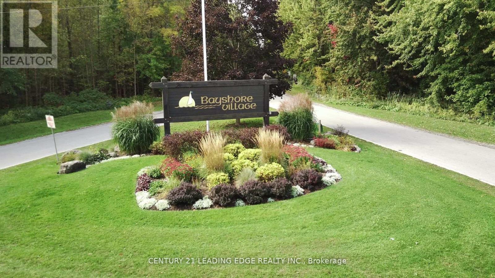 17 Sandlewood Trail E, Ramara, Ontario  L0K 1B0 - Photo 45 - S12969414