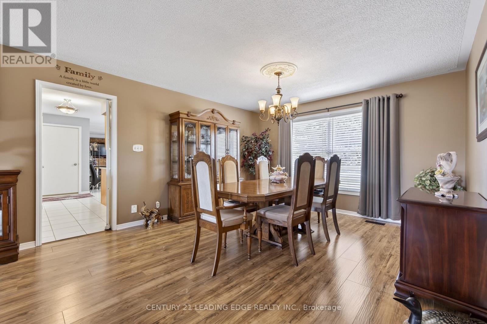 17 Sandlewood Trail E, Ramara, Ontario  L0K 1B0 - Photo 8 - S12969414