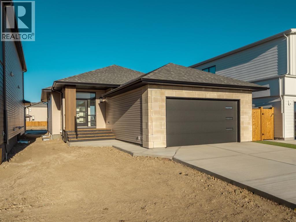 405 Blackwolf Boulevard N, Lethbridge, Alberta  T1H 7J5 - Photo 1 - A2254165