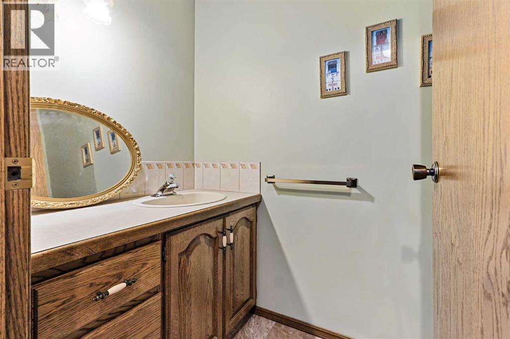 137 Edgewood Boulevard W, Lethbridge, Alberta  T1K 6B7 - Photo 19 - A2279147